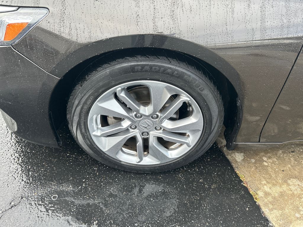 2018 Honda Accord LX 3