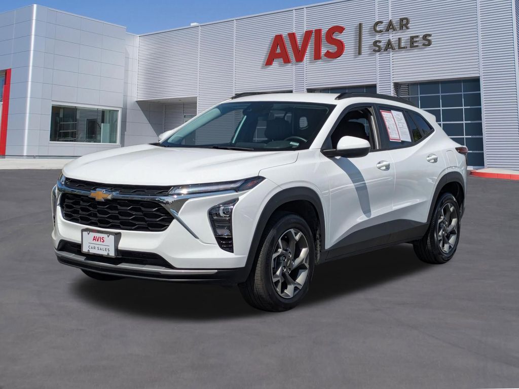 Summit White 2025 Chevrolet Trax LT FWD SUV / Crossover Front-Wheel Drive 6-Speed Automatic