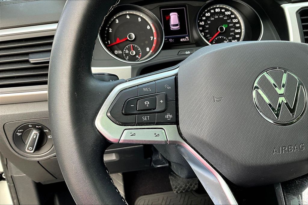 2021 Volkswagen Atlas 3.6L V6 SE w/Technology White at DeMontrond Auto Country