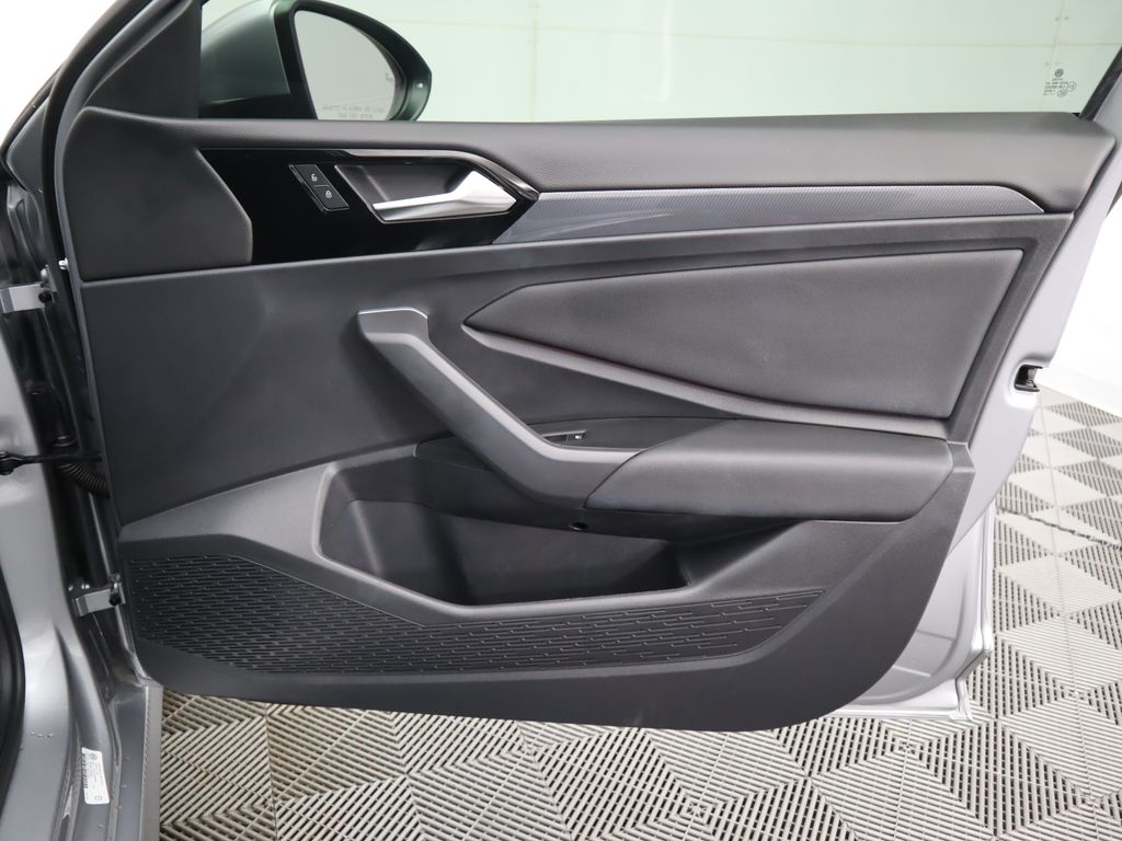 Thumbnail: 2021 Volkswagen Jetta - 25