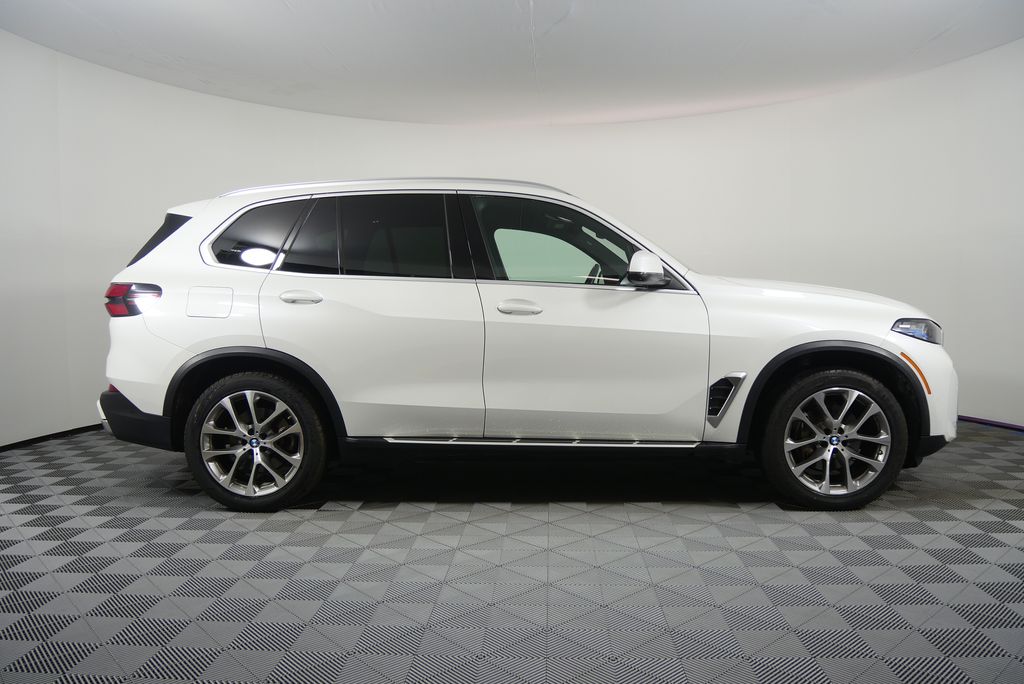 Thumbnail: 2024 BMW X5 - 2