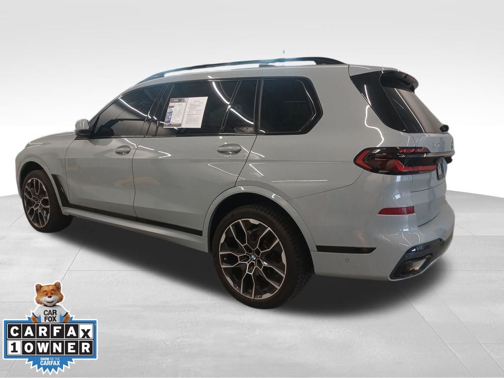 View vehicle photo 7