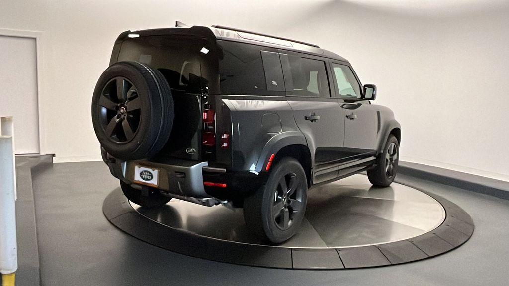 2023 Land Rover Defender 110 X-Dynamic SE 5