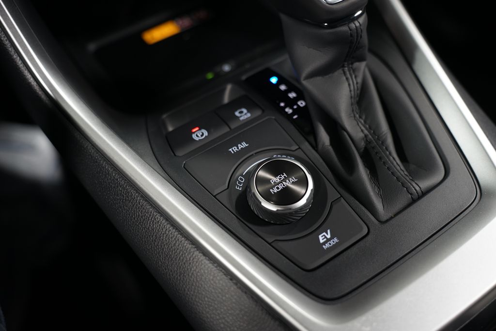 Thumbnail: 2025 Toyota RAV4 - 22