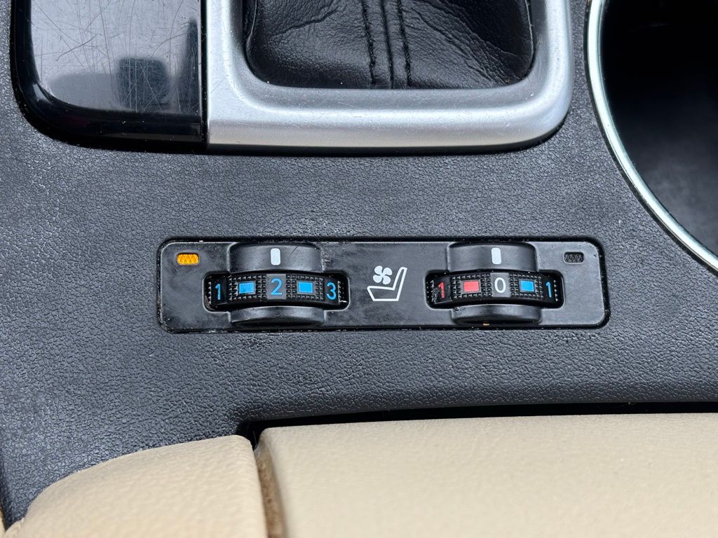 2019 Toyota Highlander Hybrid Limited photo