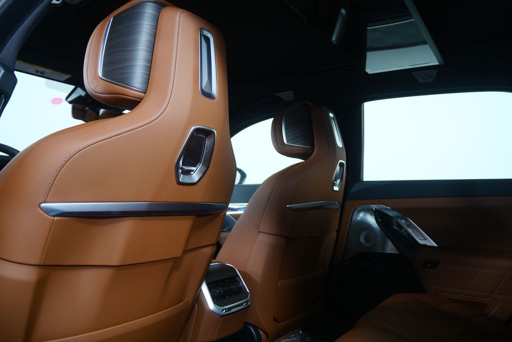 Thumbnail: 2026 BMW i7 - 16