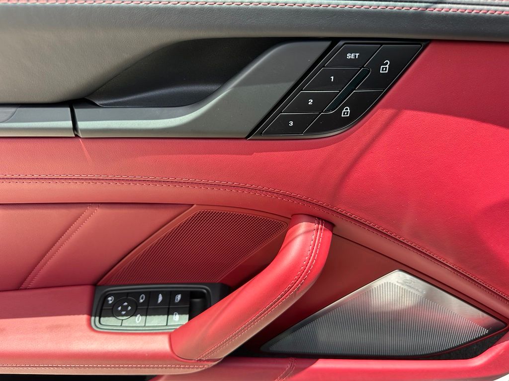 Thumbnail: 2025 Porsche 911 - 21