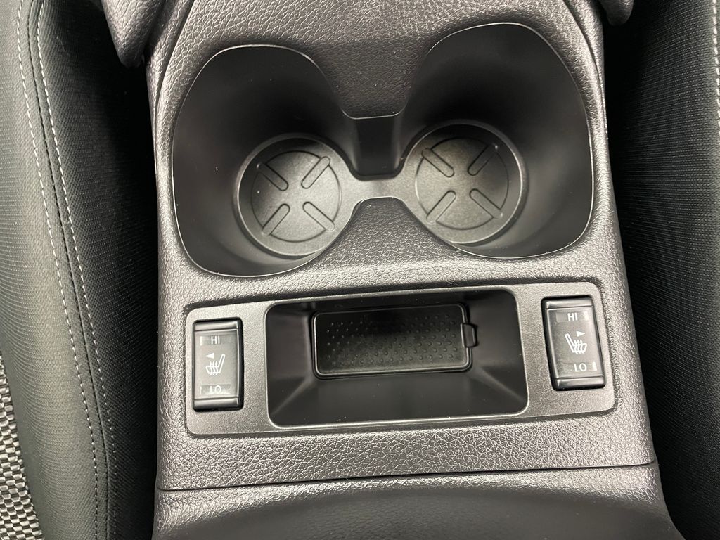 Thumbnail: 2022 Nissan Rogue Sport - 30