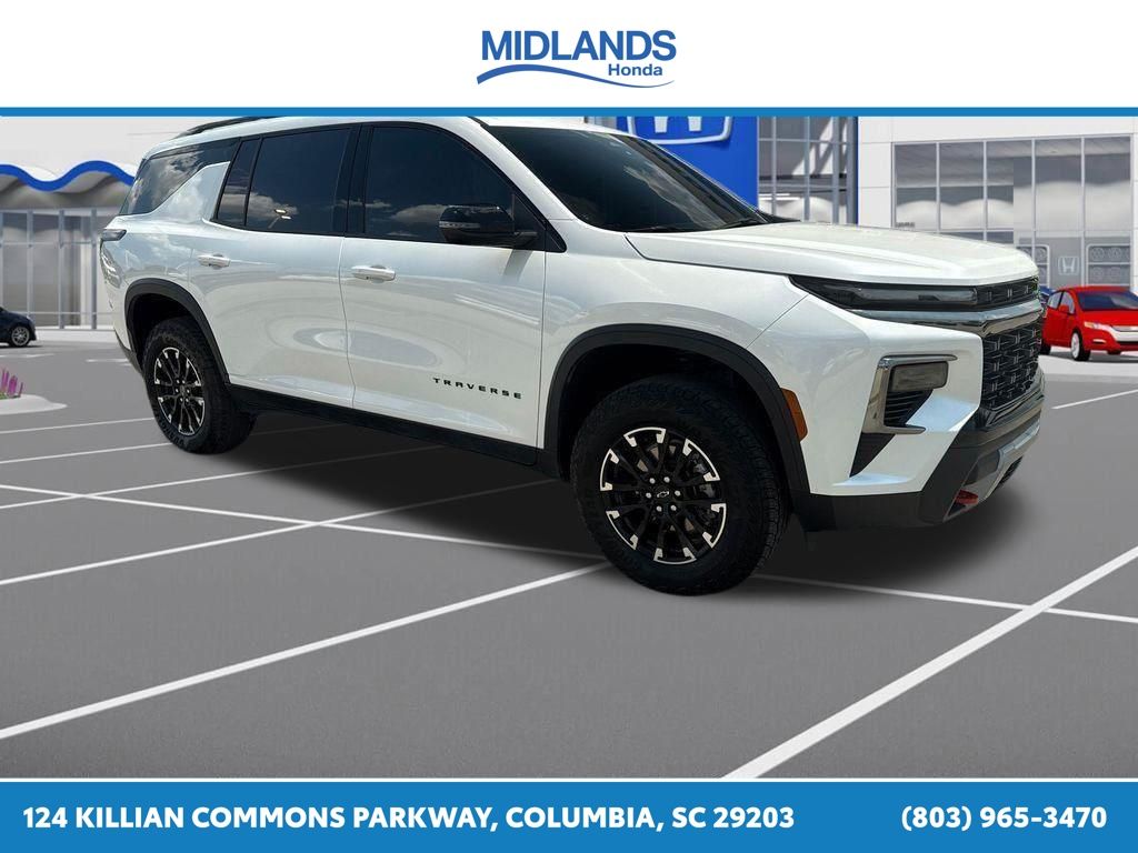 White (Iridescent Pearl Tricoat) 2025 Chevrolet Traverse Z71 AWD SUV / Crossover Four-Wheel Drive 8-Speed Automatic