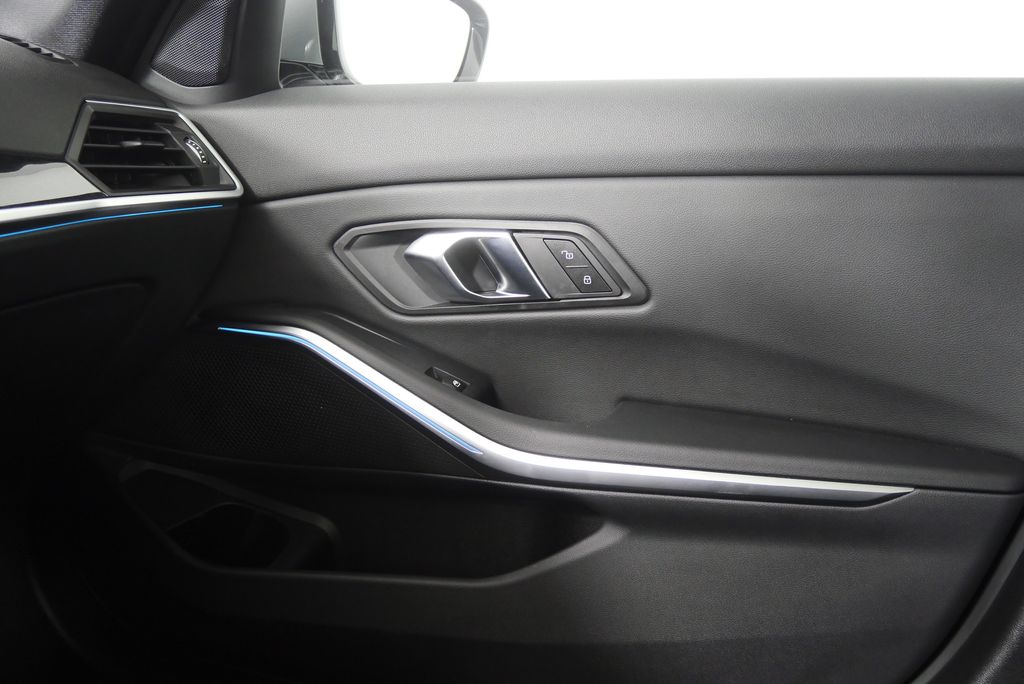 Thumbnail: 2024 BMW 3 Series - 28