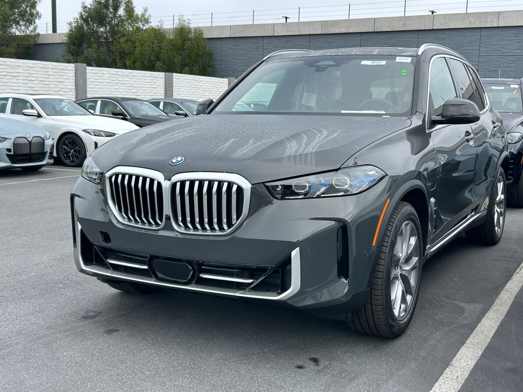Thumbnail: 2026 BMW X5 - 2