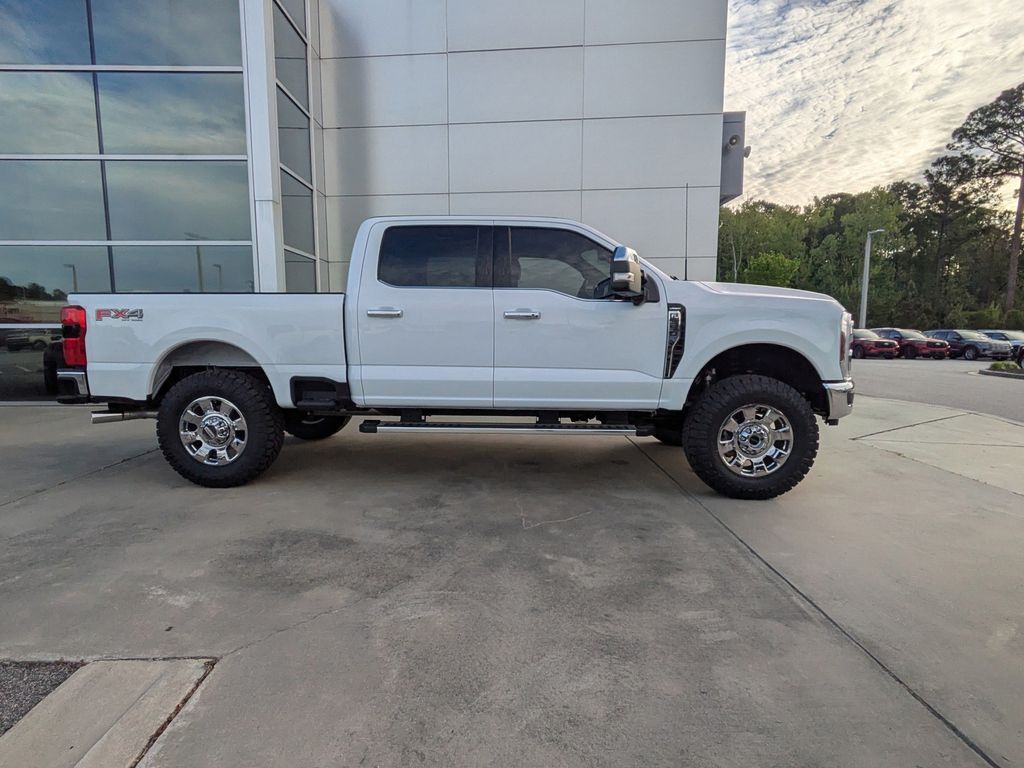 2026 Ford F-350 Super Duty LARIAT