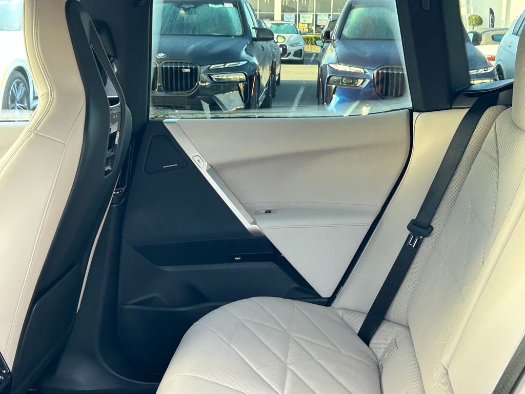 Thumbnail: 2023 BMW iX - 31