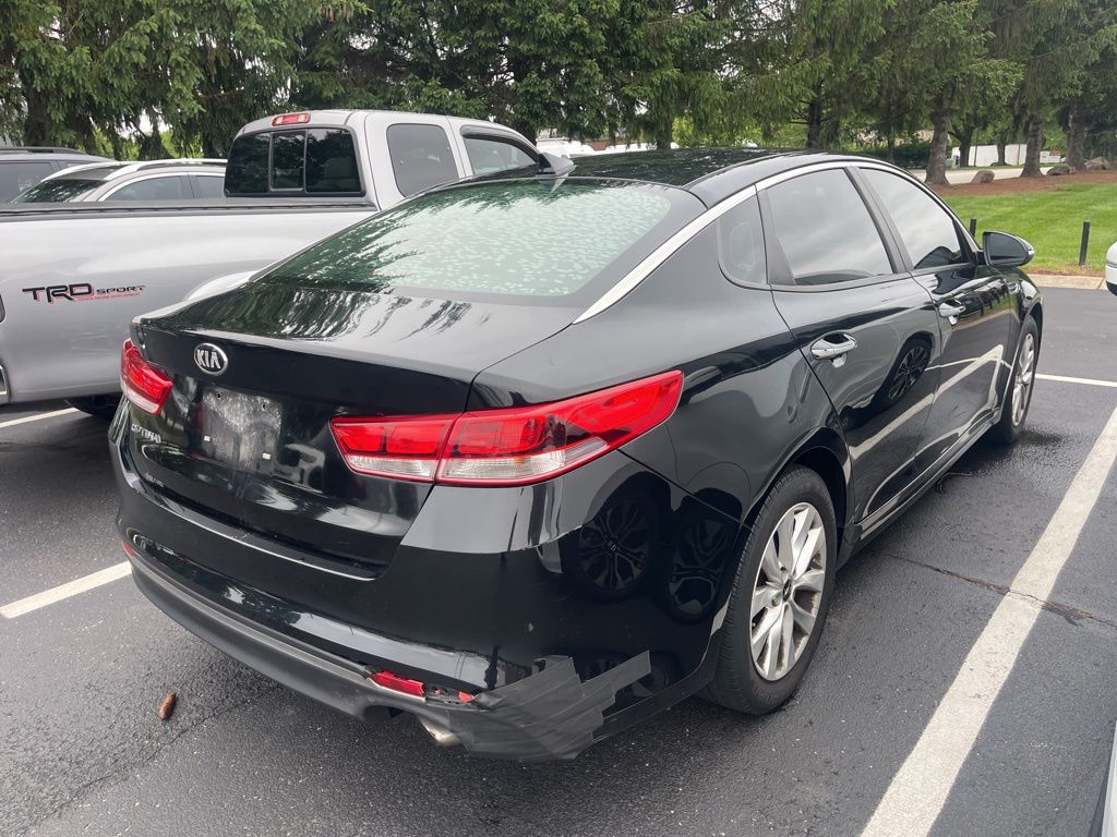 Thumbnail: 2017 Kia Optima - 4