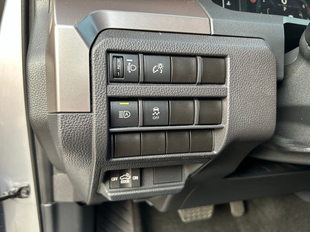 2024 Toyota Tacoma SR5 18