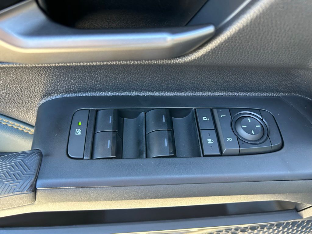 Thumbnail: 2025 Toyota Tacoma - 17