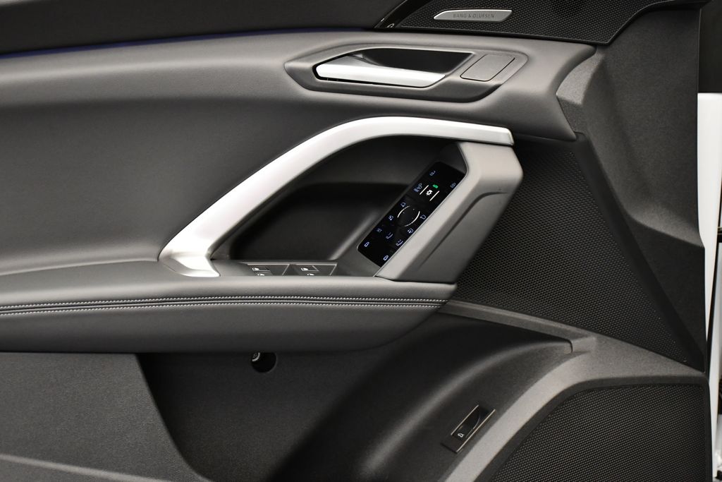 Thumbnail: 2025 Audi Q5 - 32