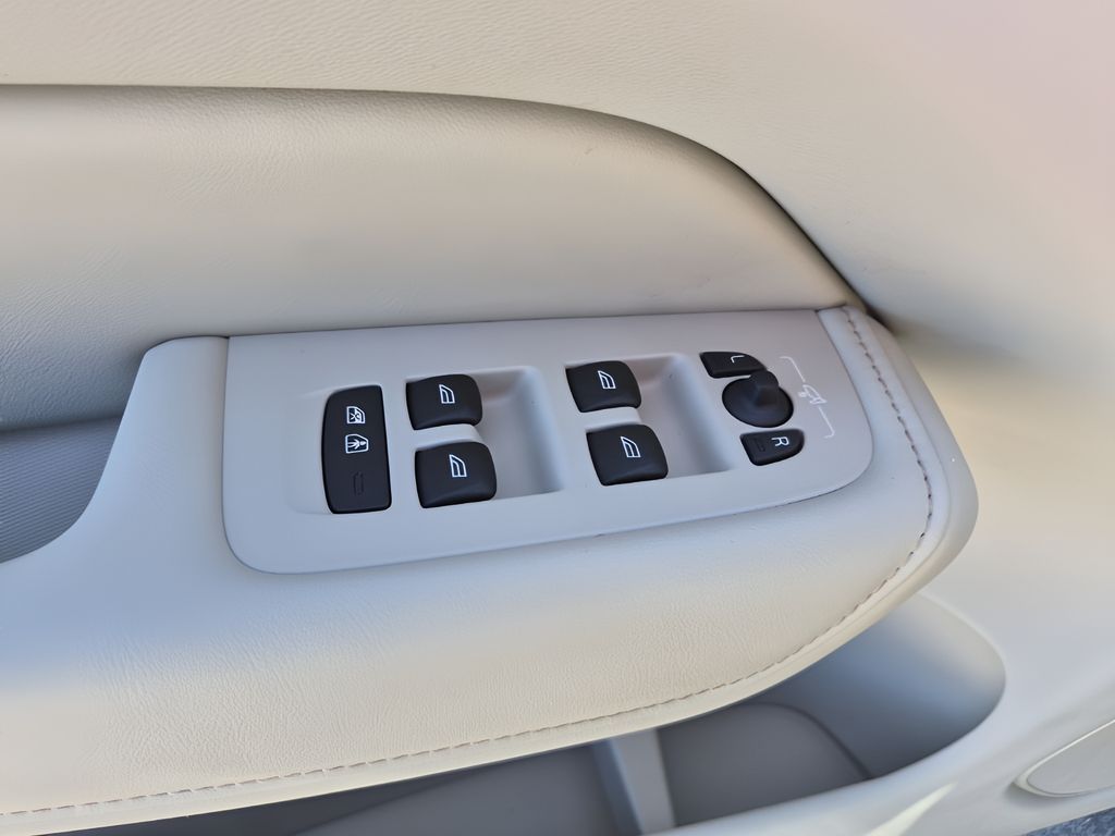 Used Car 2025 Volvo Xc60  B5 Plus For Sale Under $40,000 In Austin, Texas