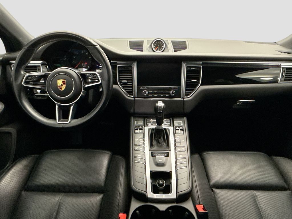 Thumbnail: 2017 Porsche Macan - 13