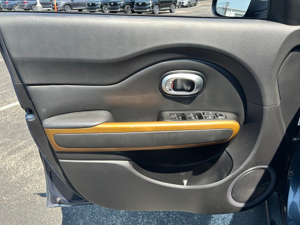 Thumbnail: 2016 Kia Soul - 19