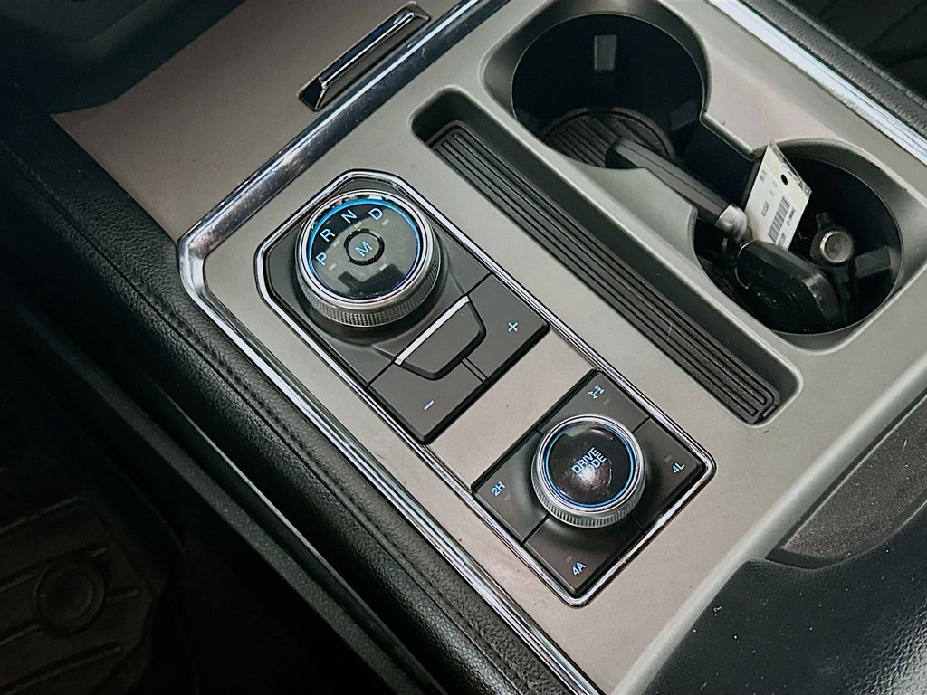 Used 2021 Black Ford XLT image 16