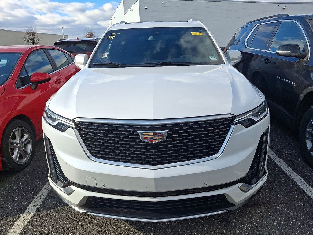 Thumbnail: 2024 Cadillac XT6 - 2