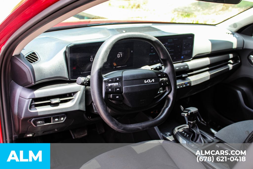 Used 2025 Red Kia LXS image 19