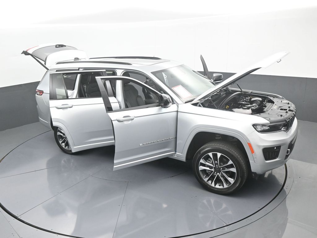 Used 2024 Silver Zynith Jeep Overland image 82