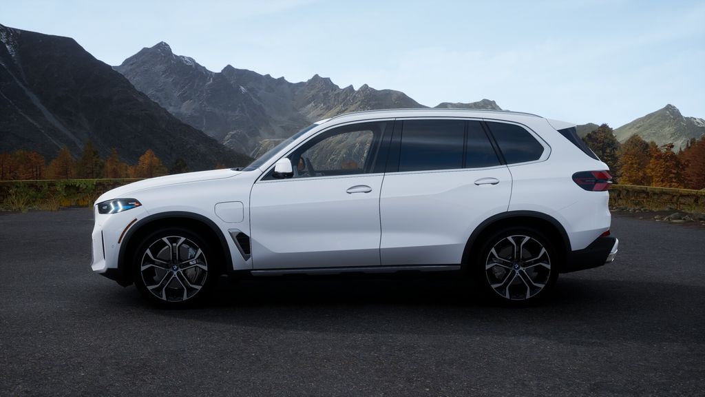 2025 BMW X5 xDrive50e 32