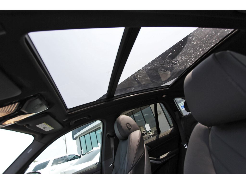 2025 BMW X5 sDrive40i White at DeMontrond Auto Country