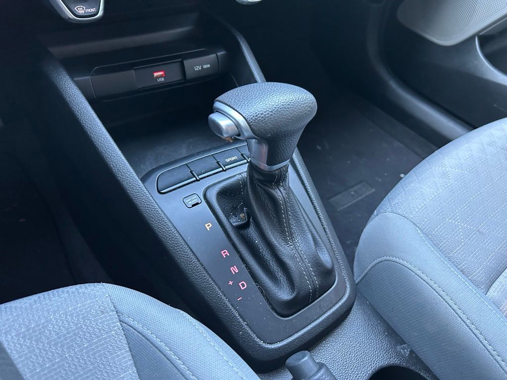 Thumbnail: 2021 Kia Rio - 26