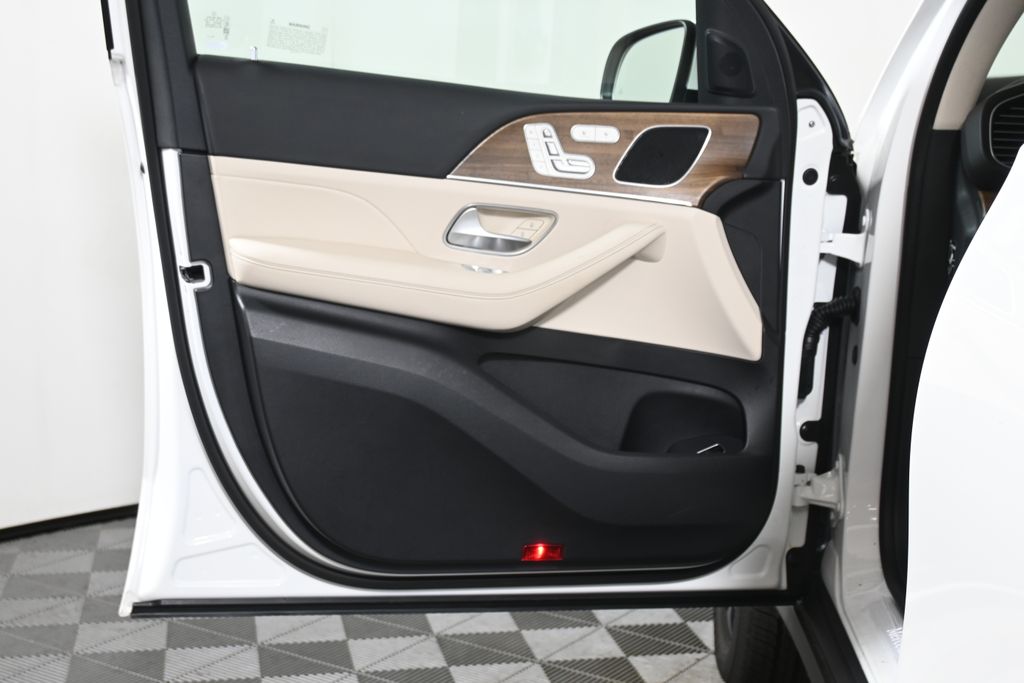 Thumbnail: 2025 Mercedes-Benz GLE - 30