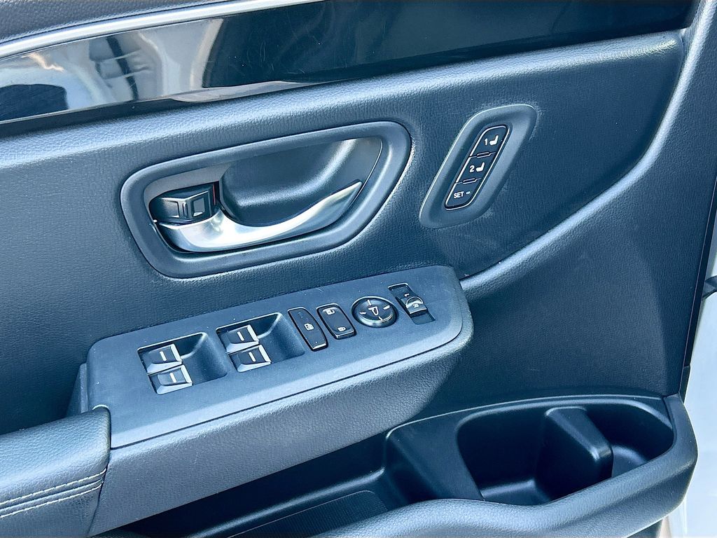 Thumbnail: 2023 Honda Pilot - 17