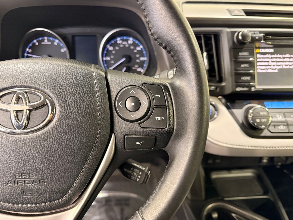 Thumbnail: 2018 Toyota RAV4 - 14