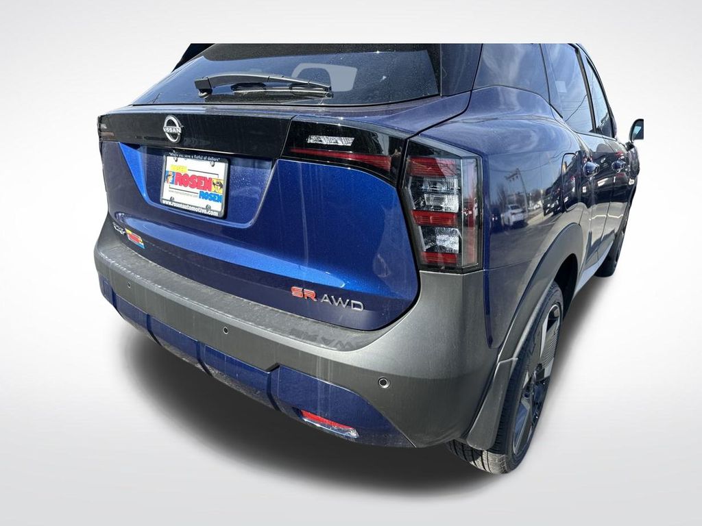 2025 Nissan Kicks SR photo