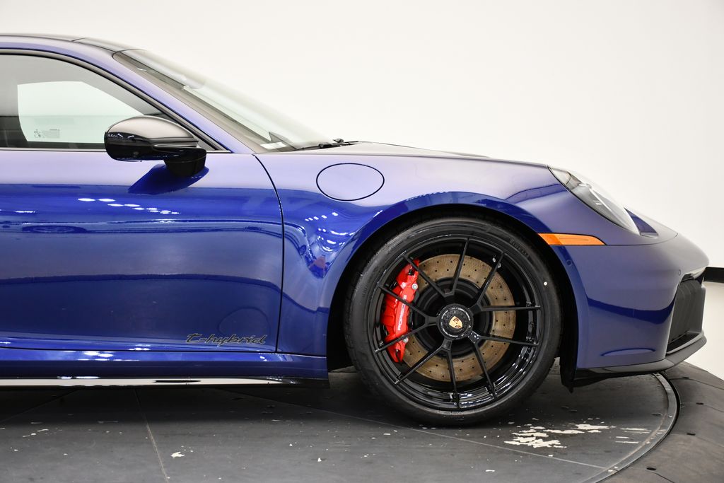 Thumbnail: 2026 Porsche 911 - 15