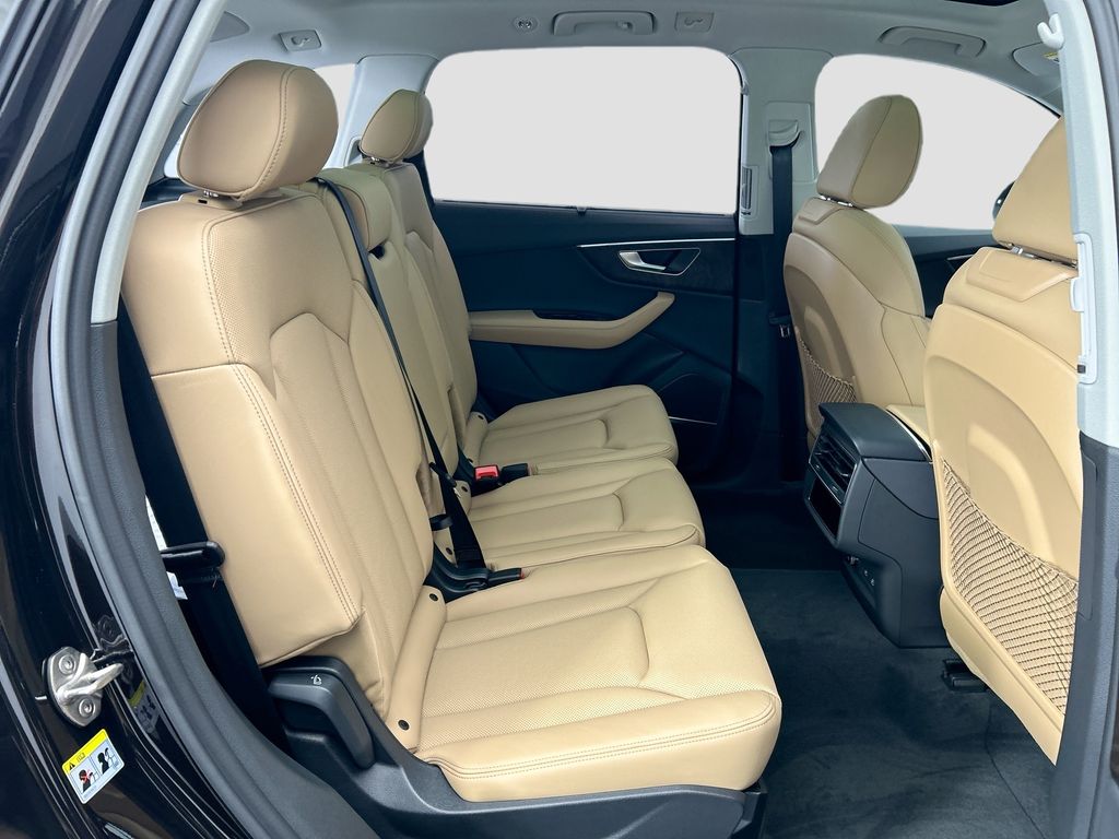 Thumbnail: 2026 Audi Q7 - 22