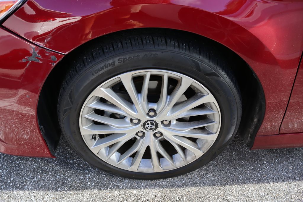 Thumbnail: 2019 Toyota Camry - 4