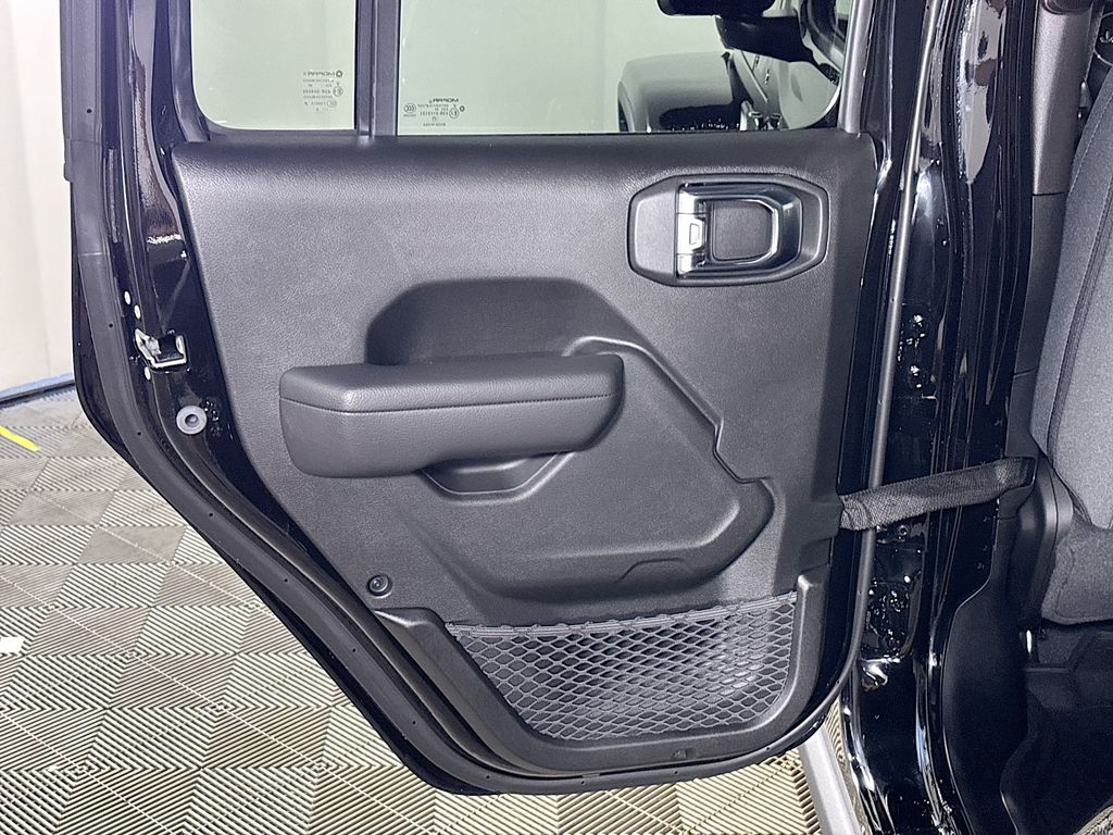 2025 Jeep Gladiator Willys