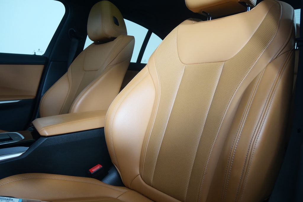 Thumbnail: 2023 BMW 3 Series - 10