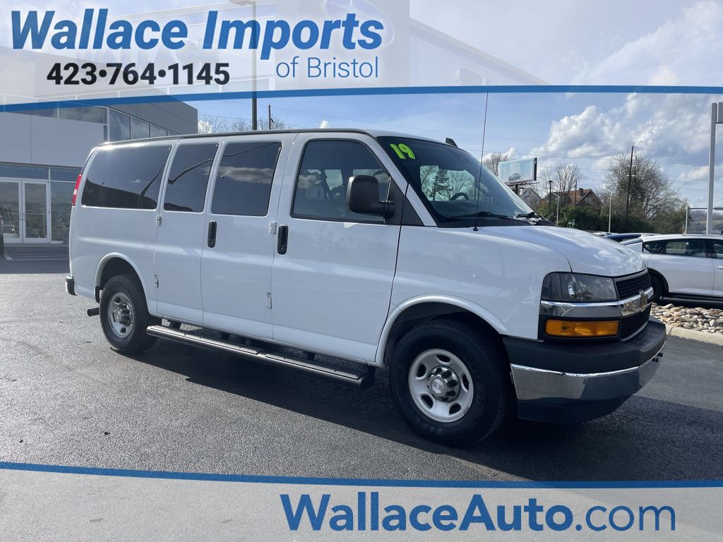 Summit White 2019 Chevrolet Express 2500 LT RWD Van Rear-Wheel Drive 6-Speed Automatic Overdrive