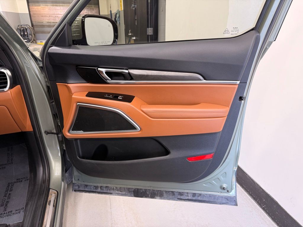 Thumbnail: 2023 Kia Telluride - 29