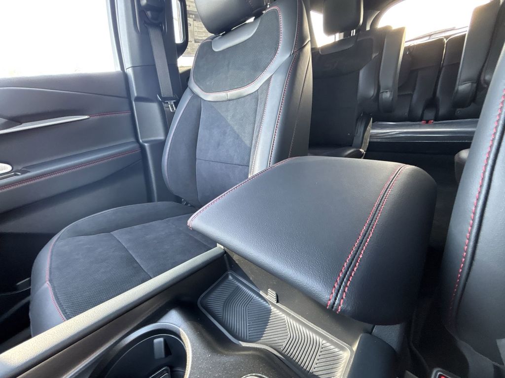 New 2026 Star White Metallic Tri-Coat Ford ST image 24