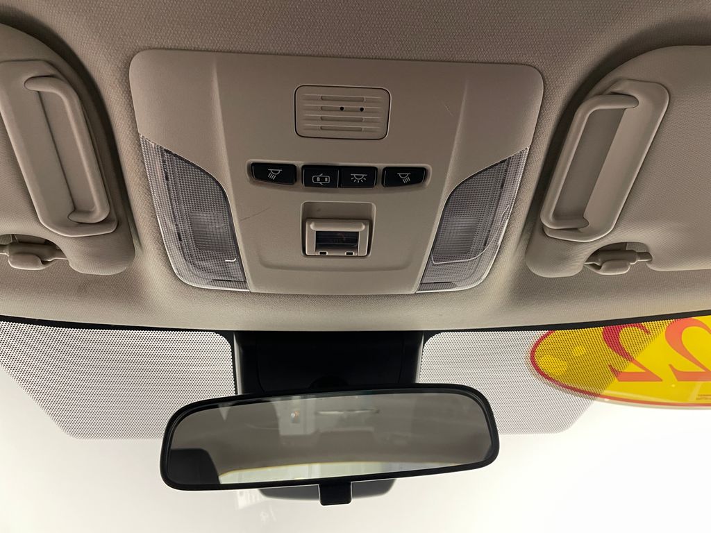 Thumbnail: 2022 Toyota Corolla - 31