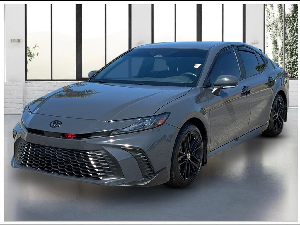 2025 Toyota Camry SE Hybrid's photo