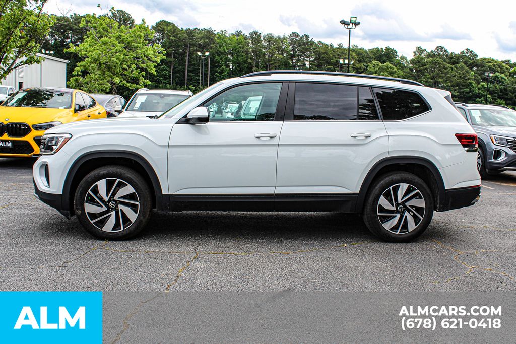Used 2025 White Volkswagen 2.0T SE w/Technology image 7
