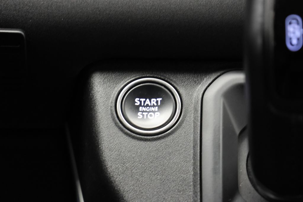 Thumbnail: 2023 Land Rover Defender - 20