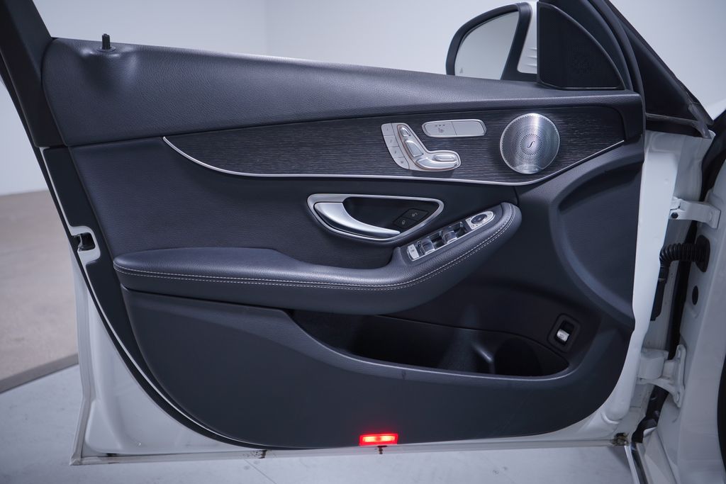 Thumbnail: 2020 Mercedes-Benz C-Class - 16
