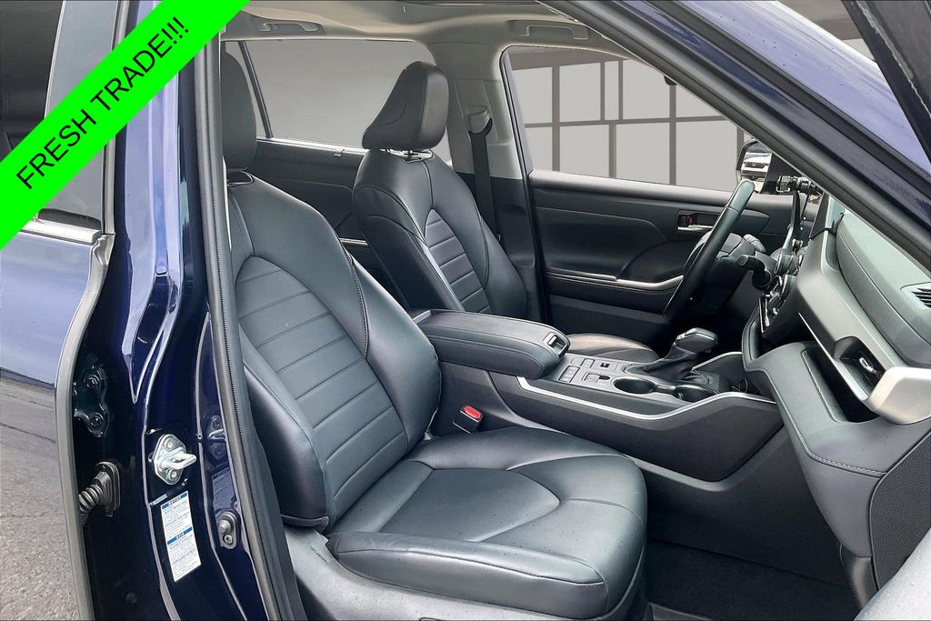 Used 2021 Toyota Highlander SUV
