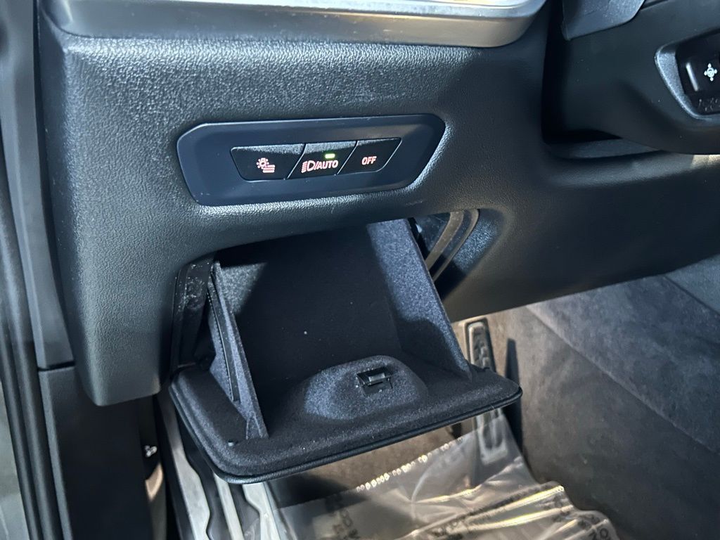 Used 2024 Black Sapphire Metallic BMW xDrive40i image 52